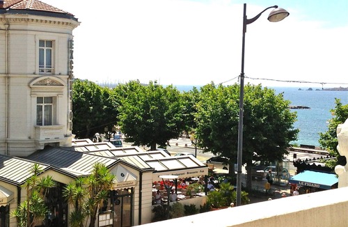 Saint-Raphael Apartment | Superb F2 on the seafront, breathtaking view, town center, 4-star rating, wifi