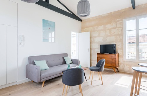 Chartrons Apartment | Superb flat in the heart of the Chartrons, renovated, spacious and bright