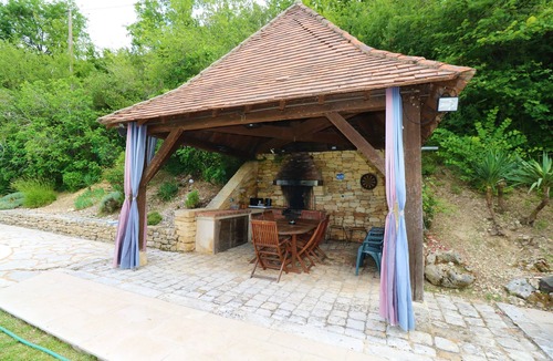 La Fagette House | SUPERB HOLIDAY HOUSE WITH PRIVATE POOL, 800M FROM SHOPS AND RESTAURANTS