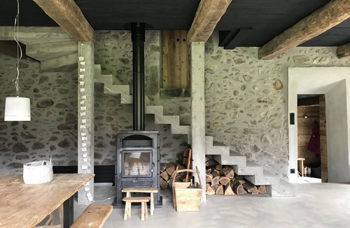 Lescun House | Superb sheepfold in the Lescun cirque with views of the Aiguilles d'Ansabère.