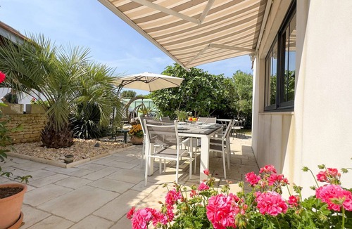 Loix House | Superb villa in the heart of the village of Loix