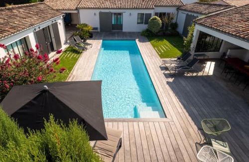 La Flotte Villa | Superbe maison d'architecte autour de sa piscine chauffée