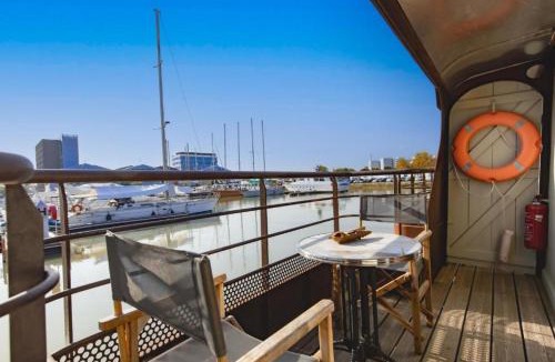 Bassins a Flot Boat Rental | Superbe Péniche En Centre Ville