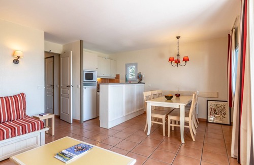 Arcangues Apartment | Sur le Golf D'arcangues et Face à la Rhune