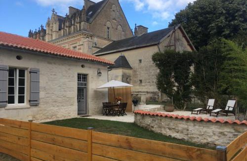 Ecurat House | Swallows, Beautiful gite in the grounds of Chateau Beauvoir