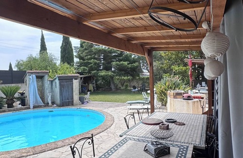 La Farlede RV Rental | Swimming pool on private land in Provence