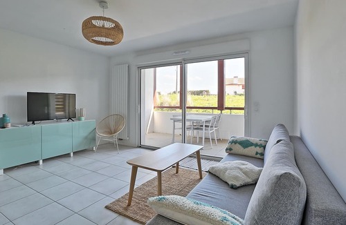 Kokotia Apartment | T2 cosy with terrace parking, beach nearby, Acotz