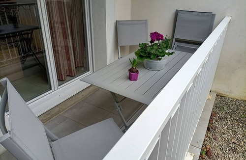Salies-de-Bearn Apartment | T2 PMR Balcony in Residence with Swimming Pool B17
