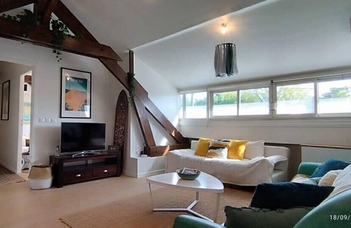 Villenave-d'Ornon Apartment | T5 3*** jacuzzi, 15mn tram C Bx, la campagne en centre ville