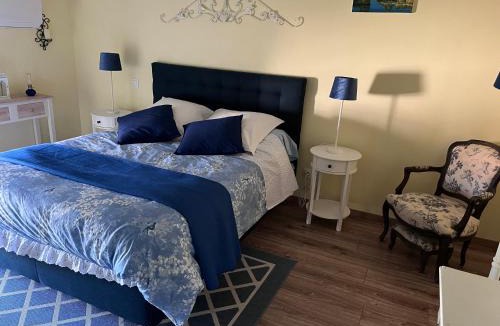 Brie-sous-Mortagne Bed & Breakfast | Tess Cottage