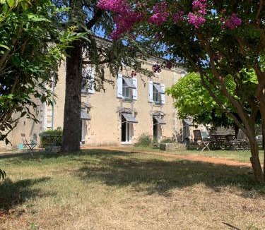Coulonges Bed & Breakfast | The Cool Lounge à Coulonges - Charente