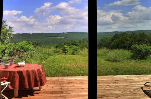 Saint-Leon-sur-Vezere Ski Chalet | The Ensoleillade Ecological small wooden chalet of 19m2 in garden with view.