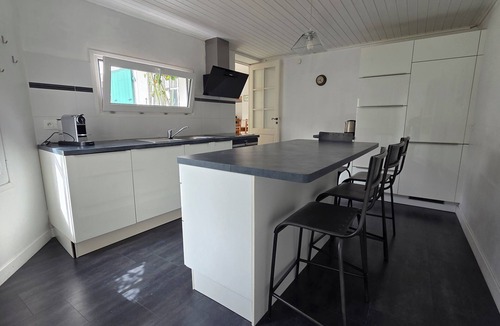 Ars-en-Re House | The house at the end of the cul-de-sac