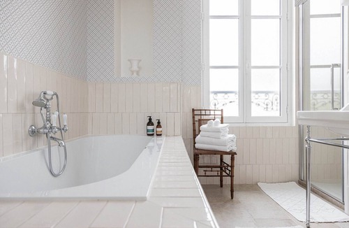 Le Pian-Medoc House | The Oa Suite