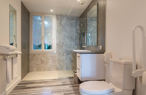 Saint-Palais-sur-Mer Hotel | The Originals Boutique, Hôtel La Villa Ouest & Spa, Royan Plage