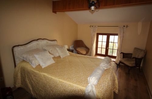 Le Gicq House | The Vines beautiful Charentaise Property with, wifi, swimming pool .