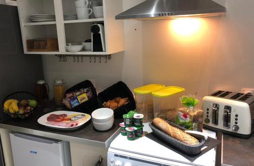 Le Dorat Bed & Breakfast | The Walnut Tree Chambre d'Hotes