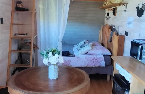 Saint-Vallier Cabin | Tiny house in the countryside