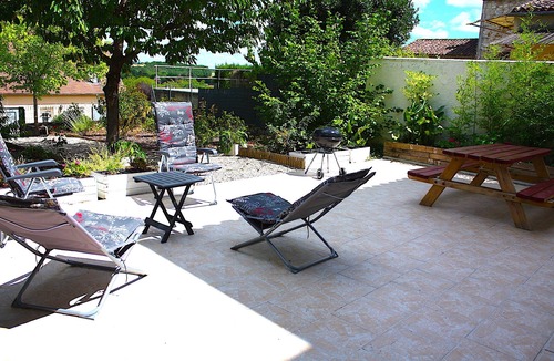 Beaumont-du-Perigord House | Townhouse with private garden and terrace in Beaumont-du-Perigord