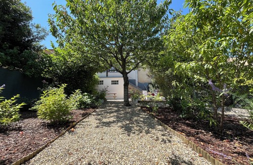 Beaumont-du-Perigord House | Townhouse with private garden and terrace in Beaumont-du-Perigord