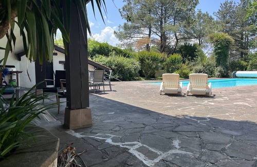 Ascain Villa | Très Belle Villa Basque Avec Piscine, Fronton et vue sur la Rhune