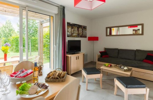 Montignac Apartment | Tranquil 3BR Riverside Retreat w/ Heated Pool, Sauna- Proximity to Lascaux Caves