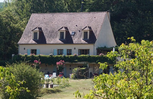Domme Apartment | Two bedroom ground floor apartment, quiet location, ideal for young families.