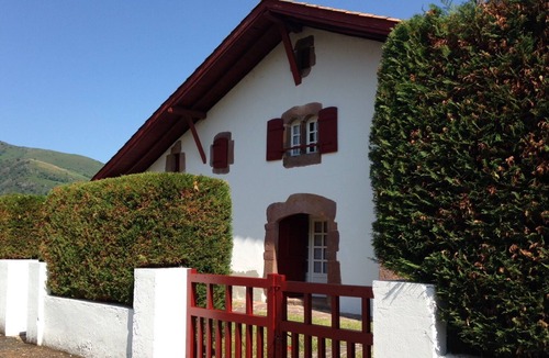 Saint-Martin-d'Arrossa House | Typical 1781 Basque house