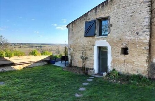 Saint-Simeux House | Un Petit Cocon Avec vue Panoramique et Sauna Dans un Village Pittoresque!