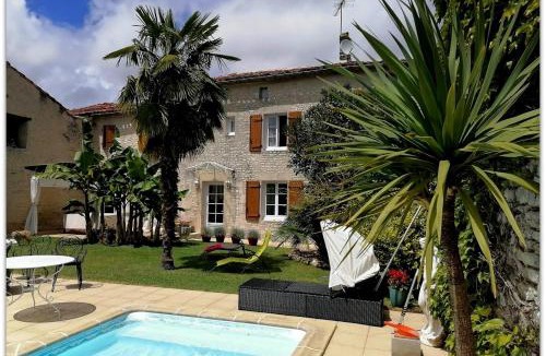 Tourriers House | Une Chambre d'Hôtes dans charmante longère Charentaise