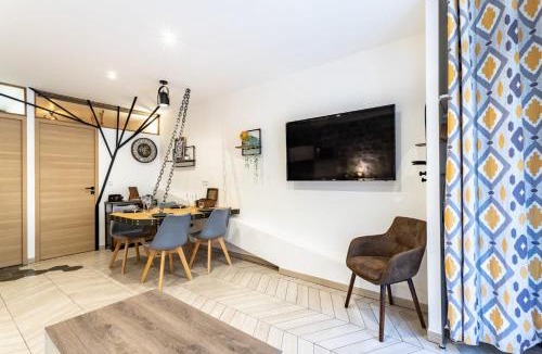 Hyeres City Centre Apartment | Unique and stylish AC studio downtown - Dodo et Tartine