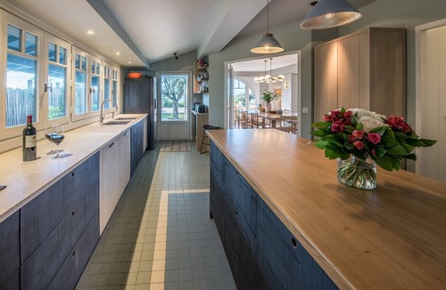 Pyla-sur-Mer Villa | Unique. Elegant Villa with private access to the Bassin