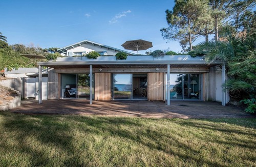 Pyla-sur-Mer Villa | Unique. Elegant Villa with private access to the Bassin