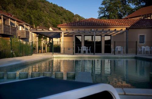 Les Eyzies Apartment | Vacancéole - Résidence Le Clos du Rocher
