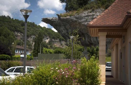 Les Eyzies Apartment | Vacancéole - Résidence Le Clos du Rocher