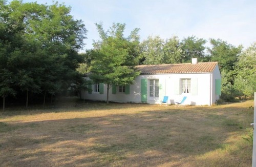 Saint-Pierre-d'Oleron House | Vacation home La Menounière (IDO141) in Ile d'Oléron - 6 persons, 3 bedrooms