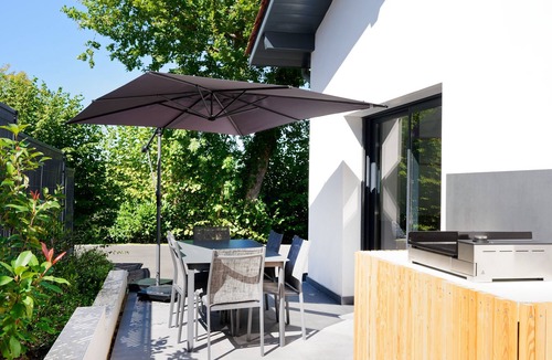 Ascain House | Vacation Home "Maison Aranea" with Mountain View, Private Terrace & Wi-Fi