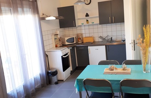 Gujan-Mestras Apartment | Vacation rental Bassin d'Arcachon 2/4 pers quiet location close to amenities and beach