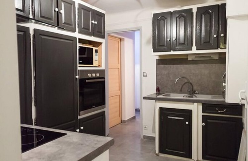 Le Sambuc House | Vacation rental single-storey house with 3 bedrooms, garden and parking space