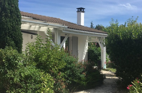 Ares House | Very nice and cozy house 10 minutes from the Bassin