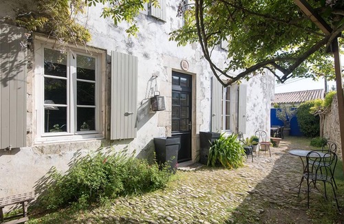 La Couarde-sur-Mer Apartment | VIEUX PORCHE House .