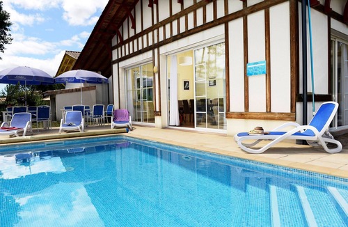 Gujan-Mestras Villa | Villa équipée avec Piscine, au coeur du Golf !