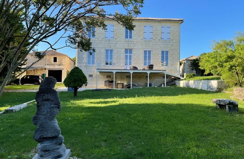 Semillac Villa | Villa '1 Chambre - 2 Voyageurs' with Private Terrace, Private Garden and Wi-Fi