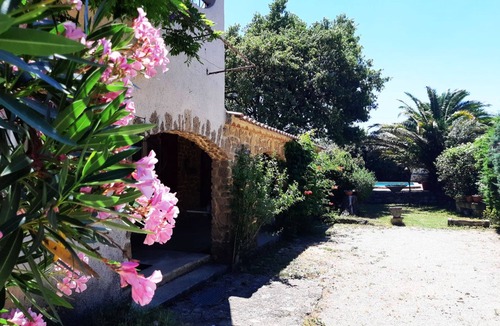 Bollene Villa | Villa 12p (8 ad max) with private pool. 1400 m2 of wooded grounds.