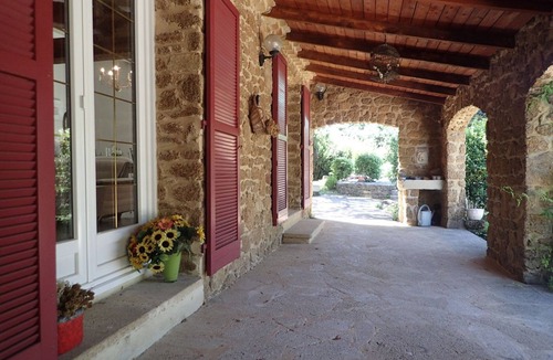 Bollene Villa | Villa 12p (8 ad max) with private pool. 1400 m2 of wooded grounds.
