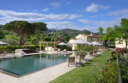 Massa e Cozzile Villa | Villa ∙ 6 bedrooms ∙ 12 guests