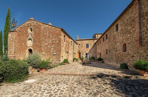 Camigliano Villa | Villa ∙ 6 bedrooms ∙ 12 guests