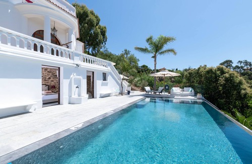 Le Rayol Villa | VILLA AMICITIA, LE RAYOL, FABULOUS SEA VIEW, SHOPS AND BEACH ON FOOT