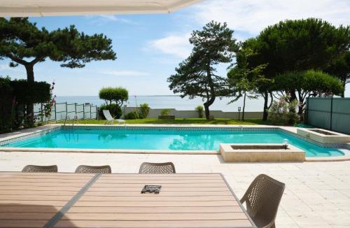 Royan Villa | Villa avec piscine chauffée et magnifique vue mer