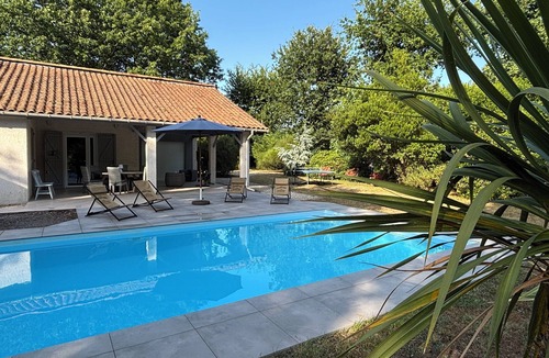 Grayan-Et-L'Hopital Villa | Villa between land and ocean